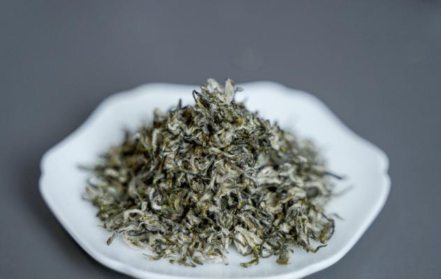 茶的品种与魅力（探秘世界茶文化，了解茶的品种与特点）